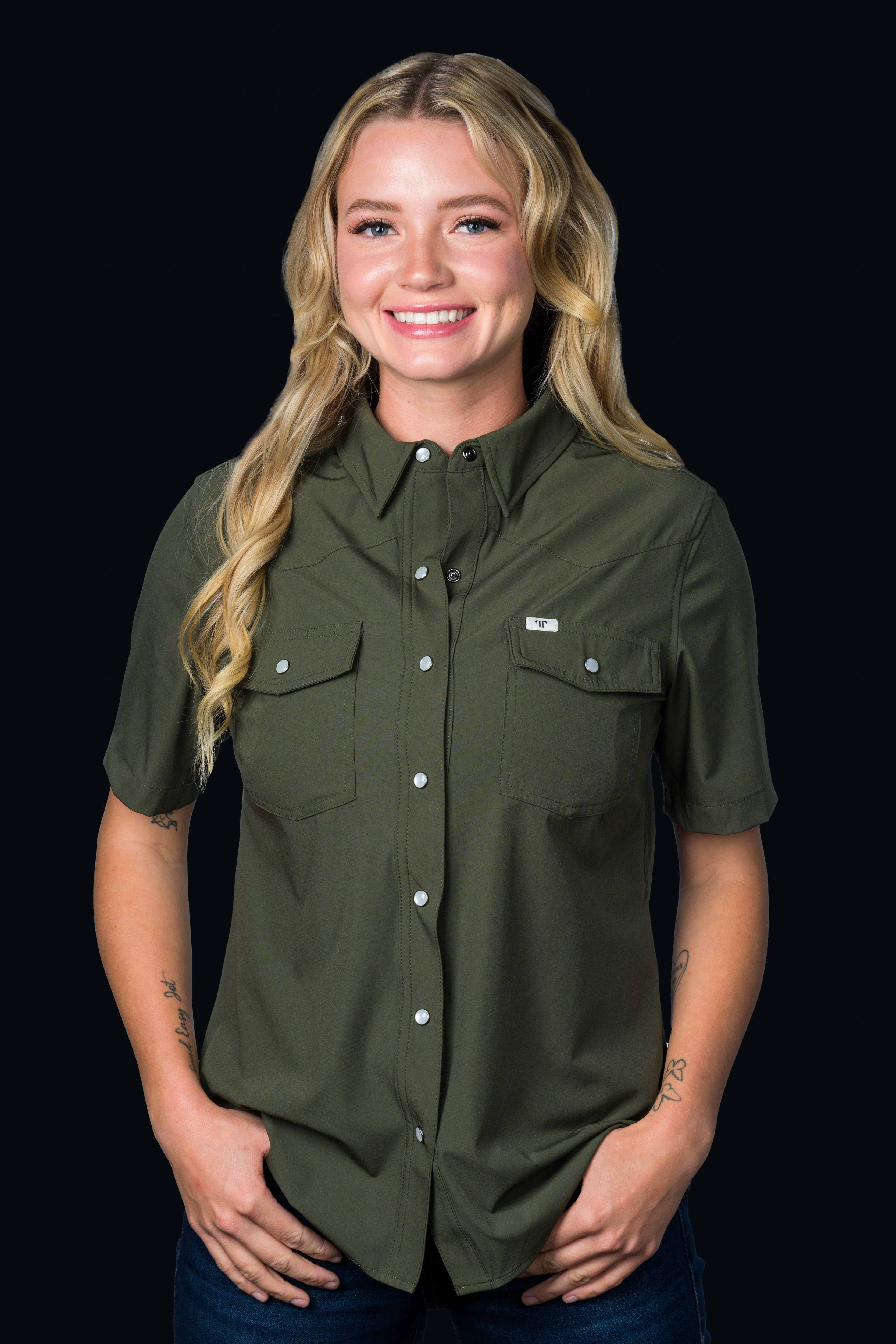 Ferrell Women's CORE Olive Green Short Sleeve Western Shirt Medium Ferrell Women's CORE Olive Green Short Sleeve Western Shirt Medium