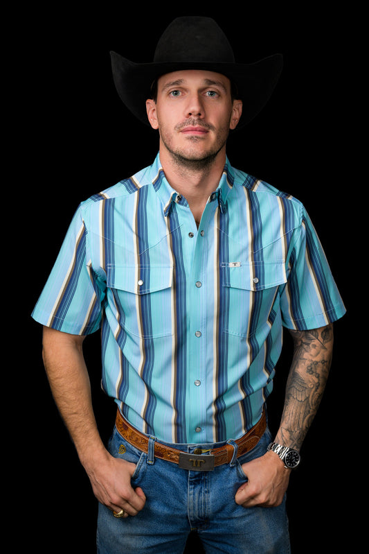 The Tristan Short Sleeve Pearl Snap Shirt in Blue