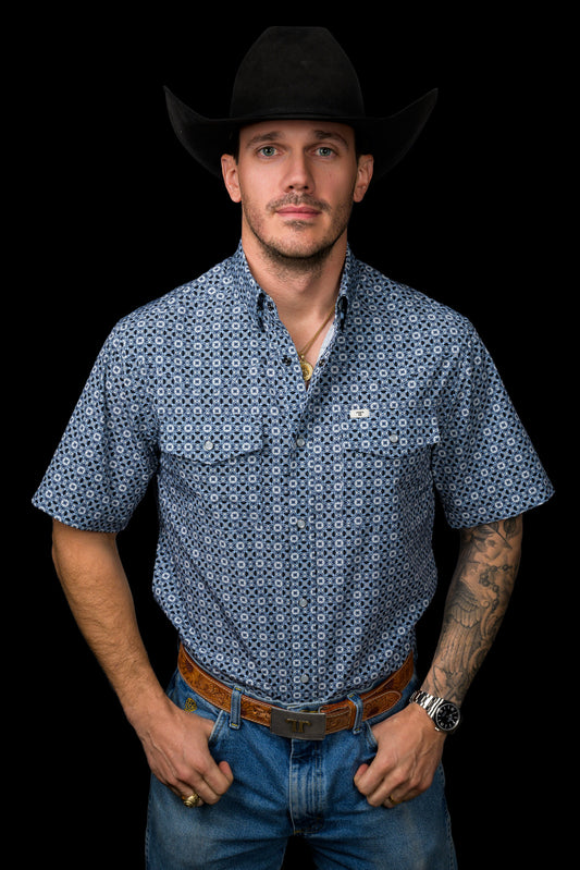 The Emerson Short Sleeve Pearl Snap Shirt in Blue