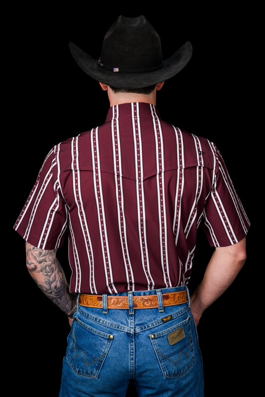 The Tucker Short Sleeve Pearl Snap Shirt in Maroon