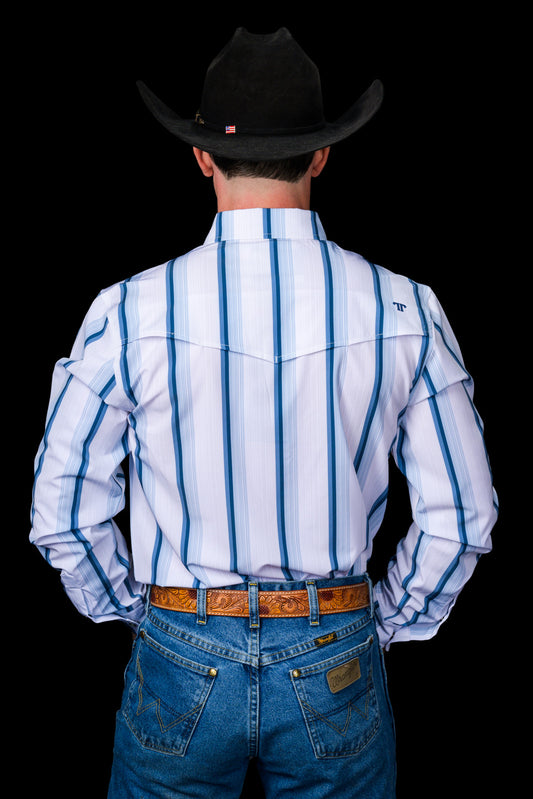 The Tristan Long Sleeve Pearl Snap Shirt in Blue