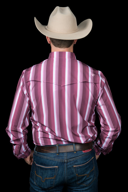 The Tristan Long Sleeve Pearl Snap Shirt in Maroon