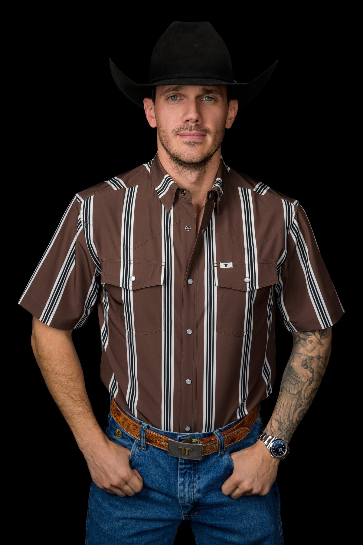 The Hatfield Short Sleeve Pearl Snap Shirt in Brown