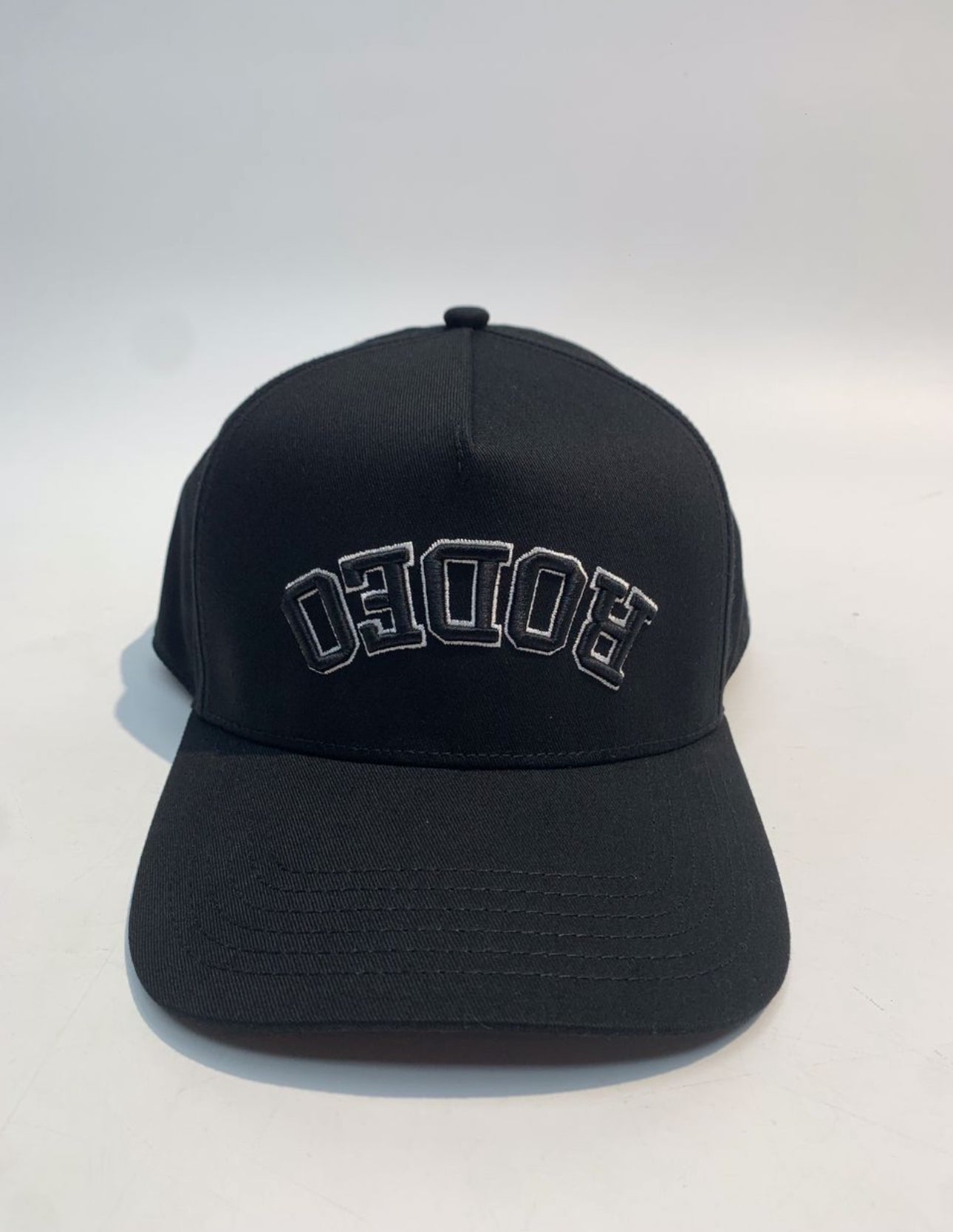 “Rodeo” Hat Black Out